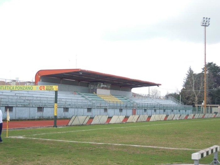 Stadio Pizzolon a Ponzano Veneto tribuna