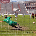 Reggiana-Treviso (12 maggio 2013): il rigore trasformato da Giovanni Madiotto per lo 0-1 trevigiano. Foto da: sportreggio.it (Ph. Vescusio)