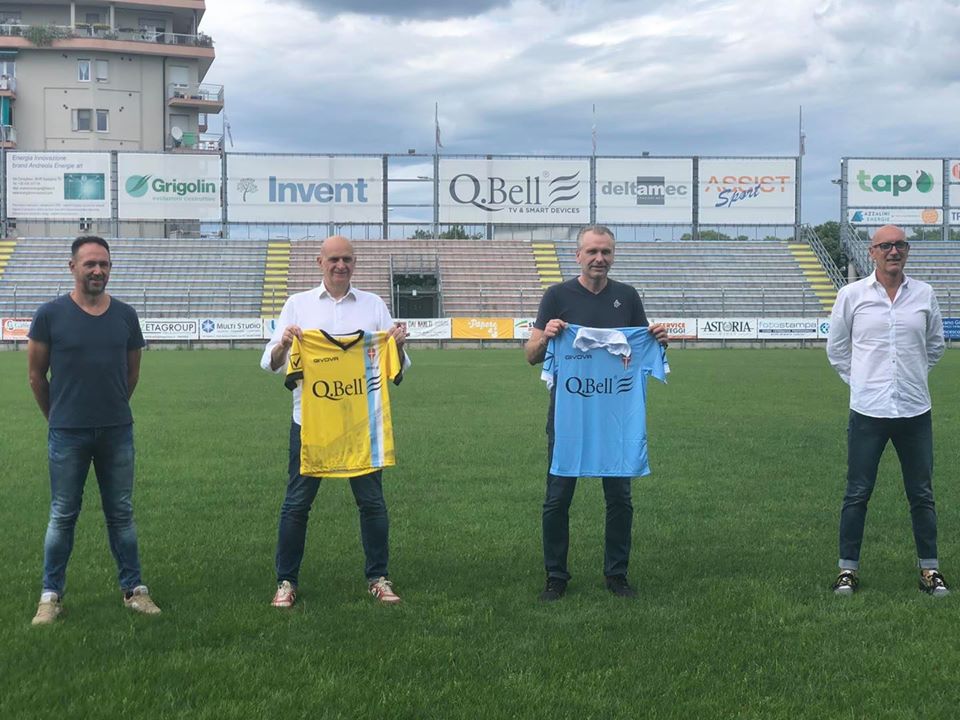 Da sinistra Glen Furlan (preparatore portieri), Flavio Carnovelli (vice allenatore), Enrico Cunico (allenatore) e Raffello Brazzale (preparatore atletico). Foto Treviso Calcio Ac.